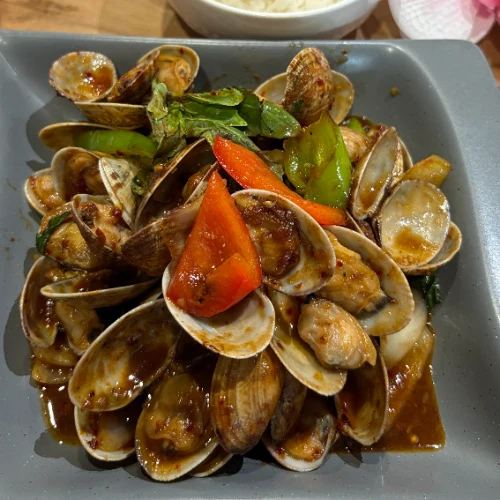 Stir-Fried Spicy Clams